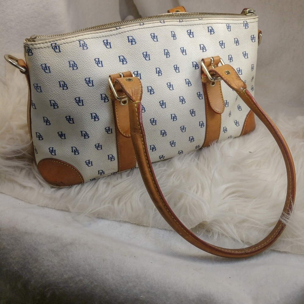 Authentic white Dooney & Bourke purse handbag